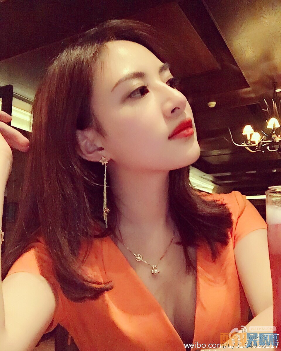 彭诗迪生活照写真