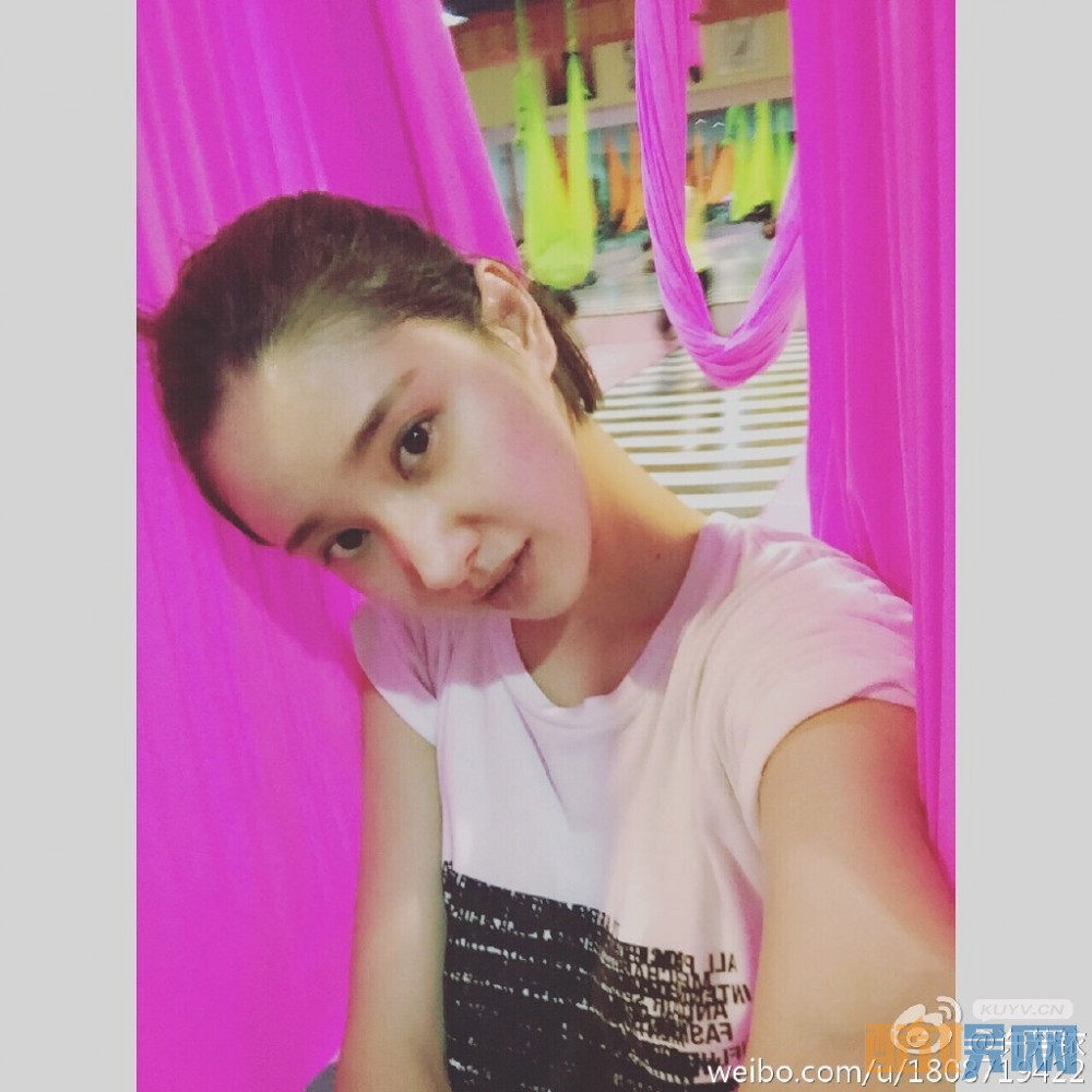 那年花开月正圆中春杏是谁演的？那年花开月正圆中春杏扮演者许芳铱个人资料、写真、生活照欣赏