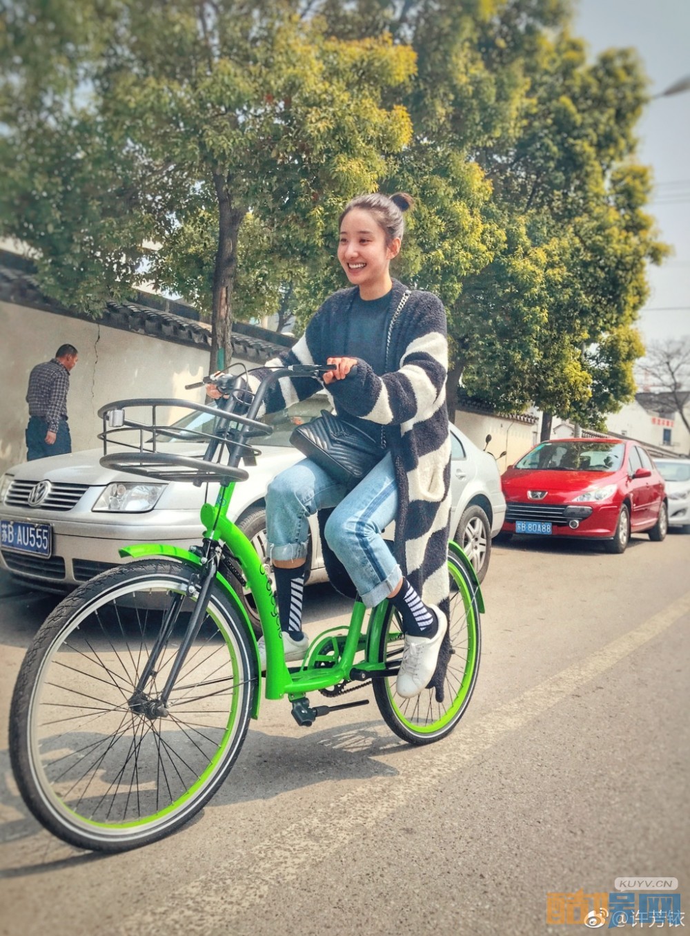 那年花开月正圆中春杏是谁演的？那年花开月正圆中春杏扮演者许芳铱个人资料、写真、生活照欣赏