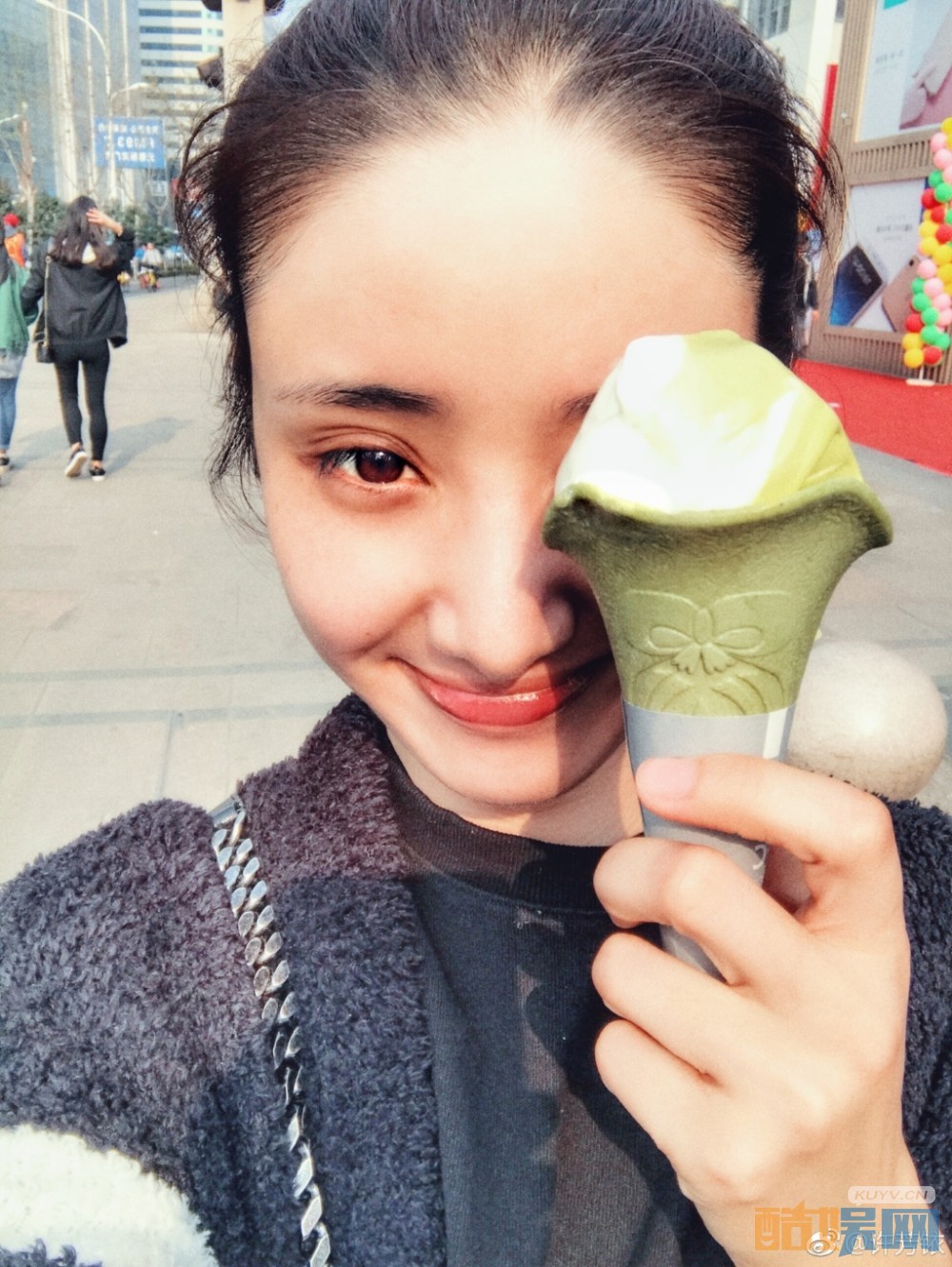 那年花开月正圆中春杏是谁演的？那年花开月正圆中春杏扮演者许芳铱个人资料、写真、生活照欣赏