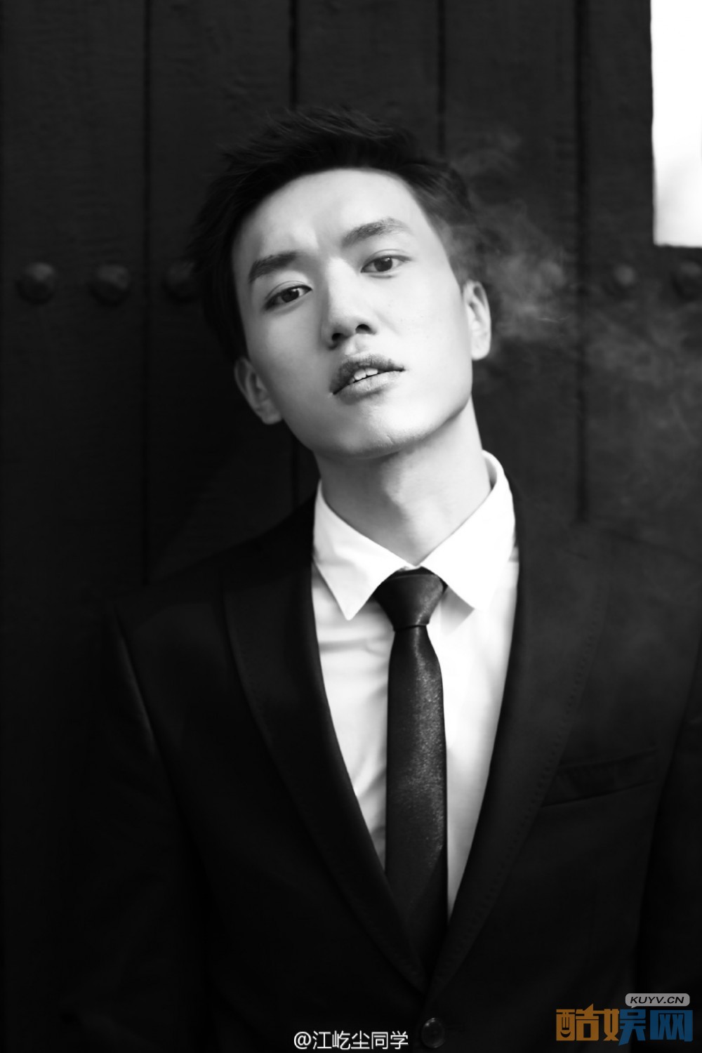江屹尘西服写真