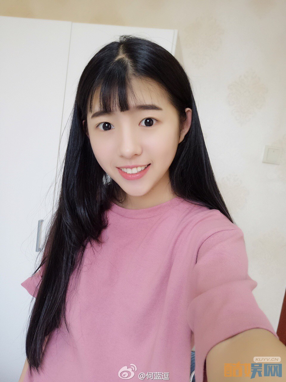 何蓝逗生活照写真