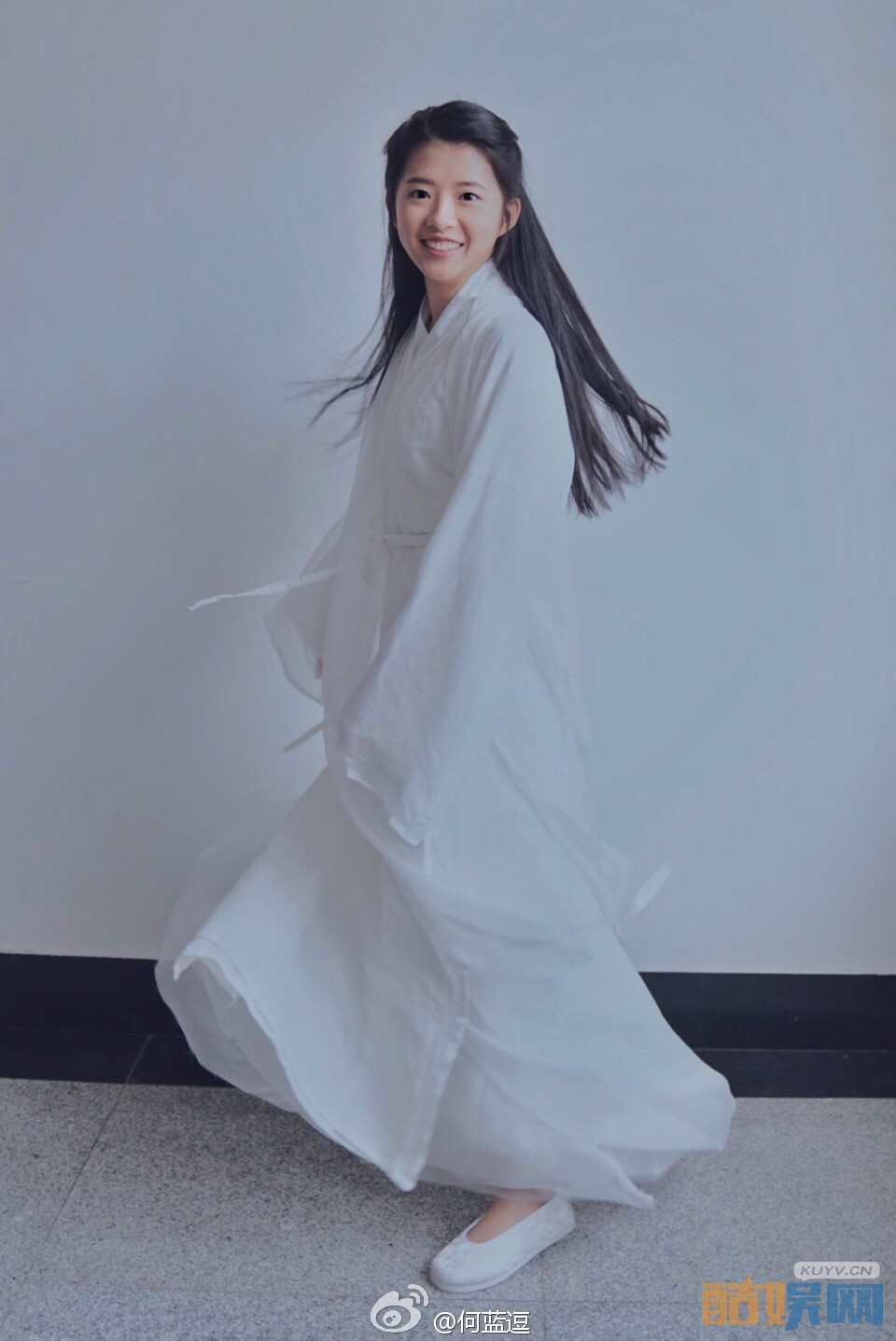 何蓝逗古装剧照写真