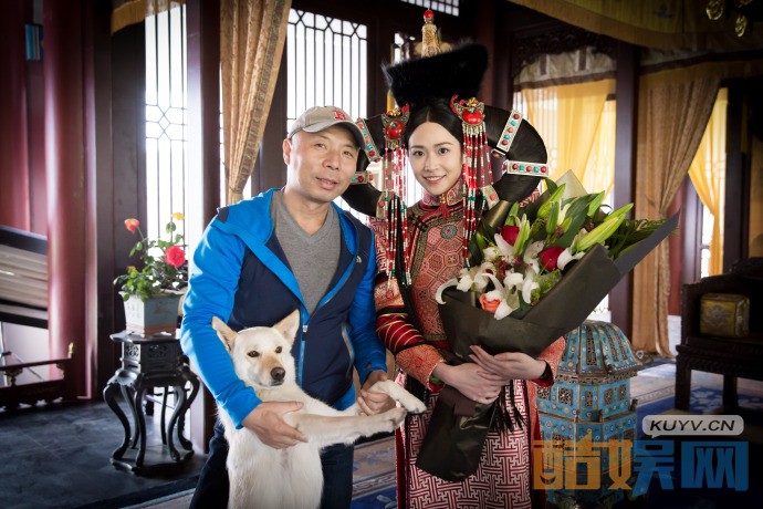 刘美彤片场照写真