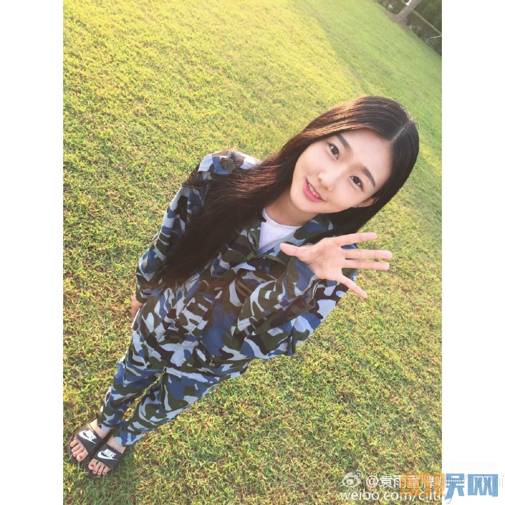 袁雨萱一年级写真