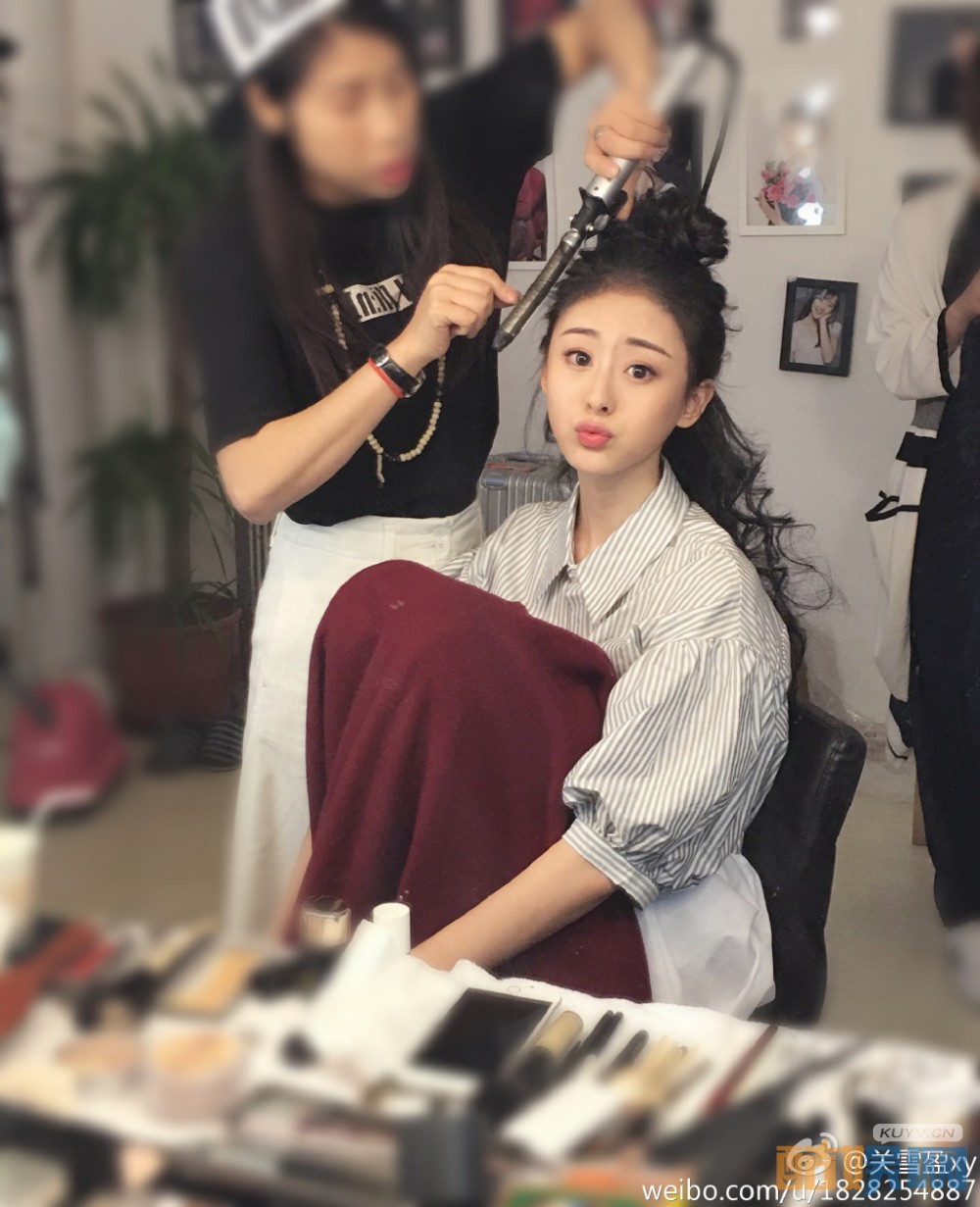 关雪盈片场照写真