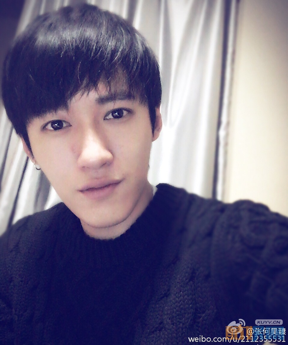 张何昊臻生活照写真