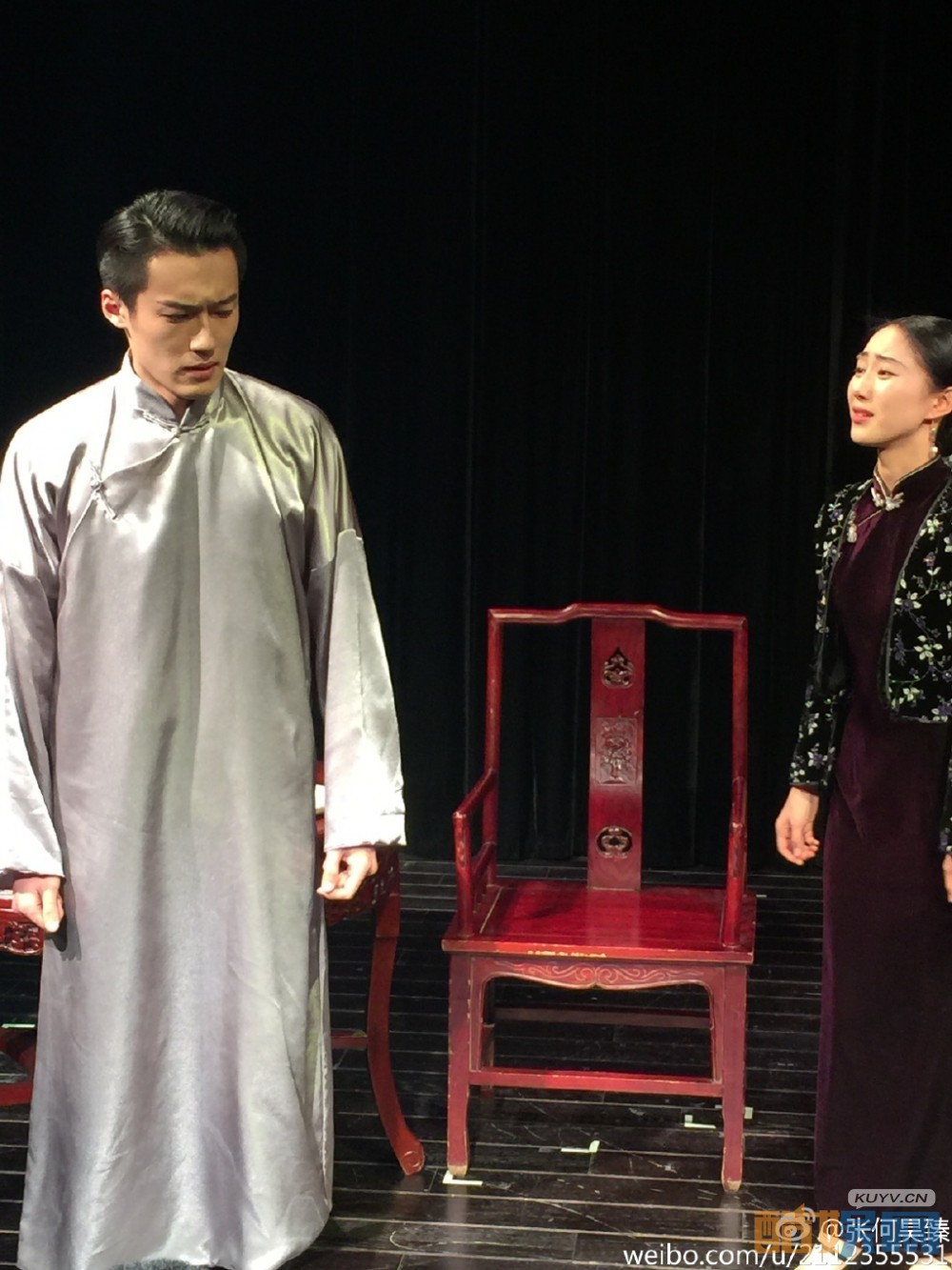 张何昊臻舞台剧写真