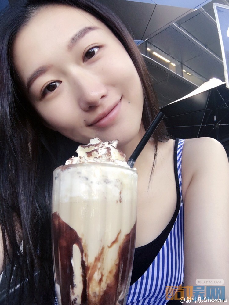 谢林彤生活照写真