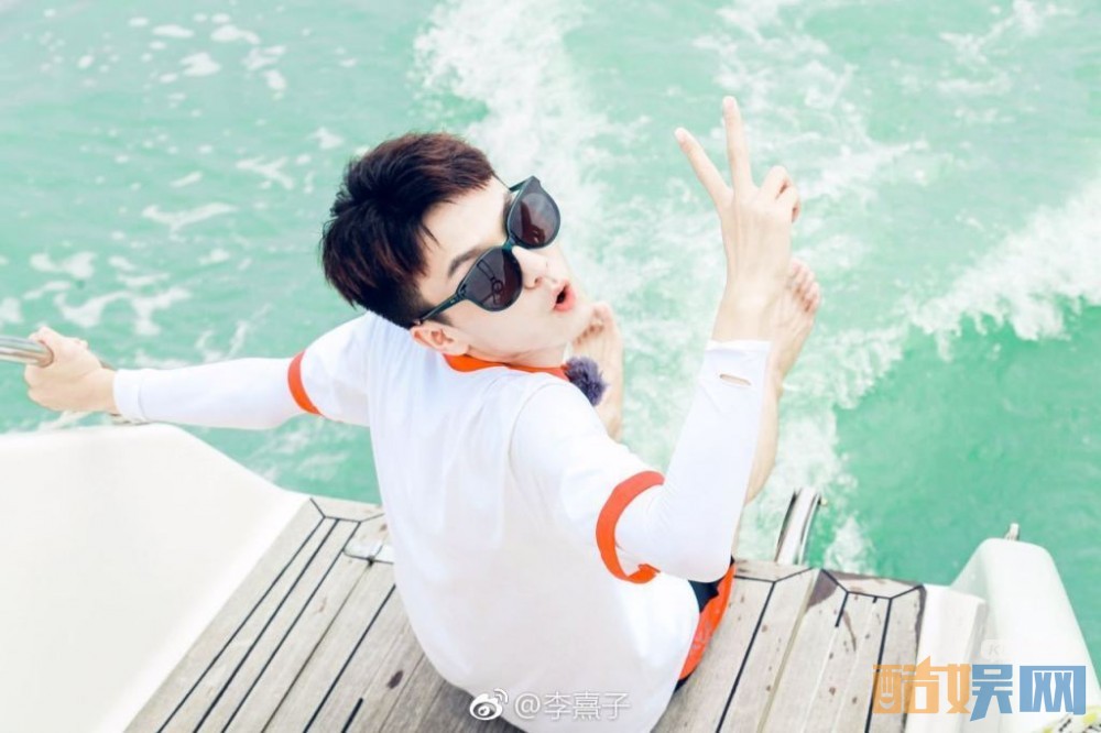 李熹子白衣少年写真