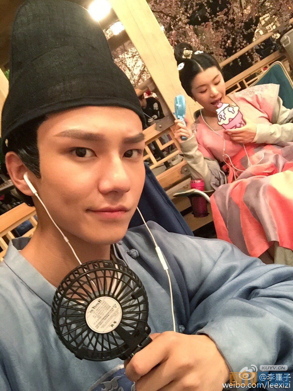 李熹子片场照写真