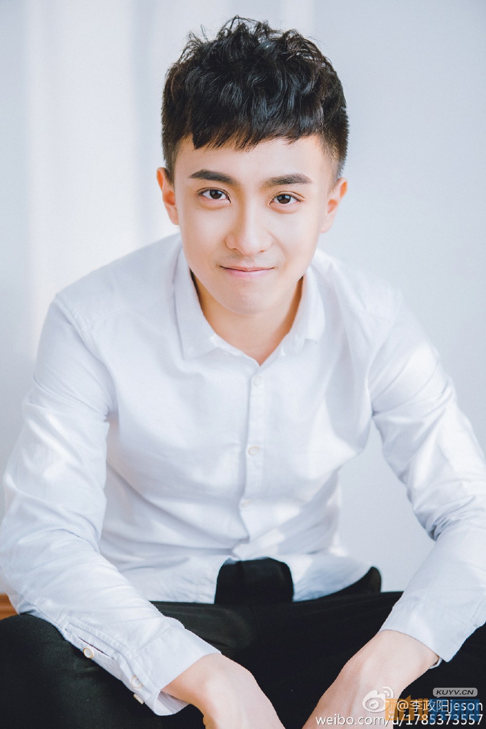 李政阳白衣少年写真