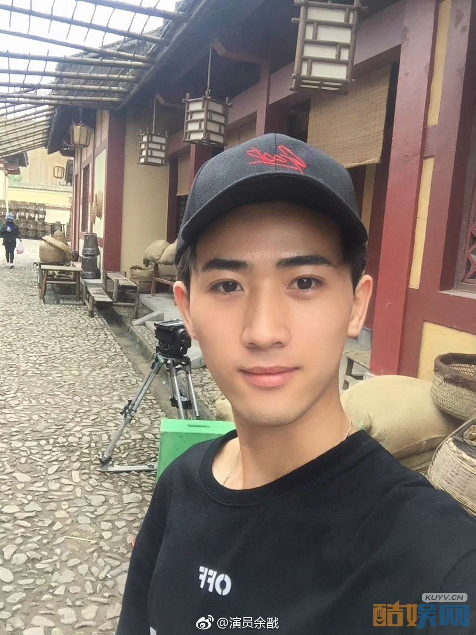 余戬生活照写真