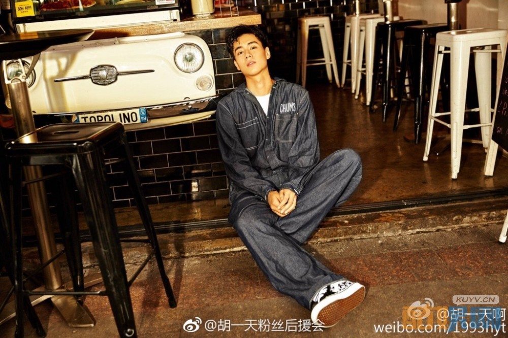 电视剧网剧致我们单纯的小美好江辰是谁扮演的？电视剧网剧致我们单纯的小美好江辰扮演者胡一天个人资料、写真、生活照欣赏