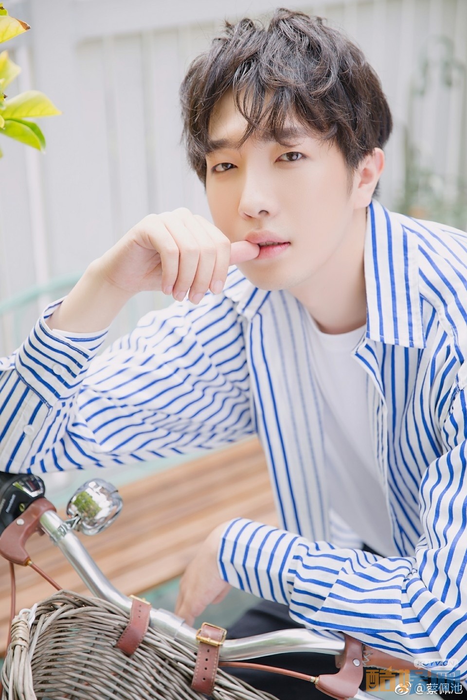 蔡佩池帅气写真
