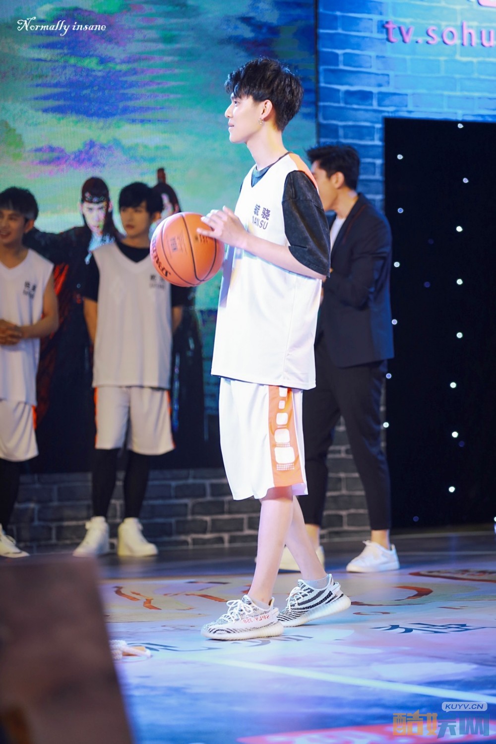 虞祎杰综艺节目写真