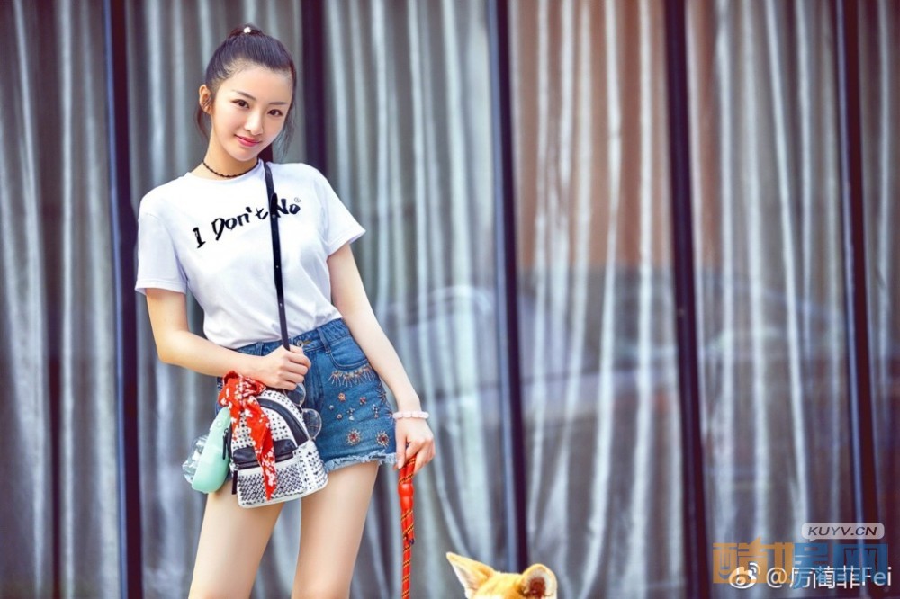 厉蔺菲街拍写真