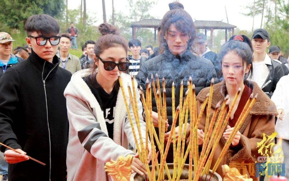 招摇片场照