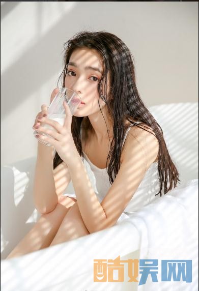 张鹤怡文艺写真