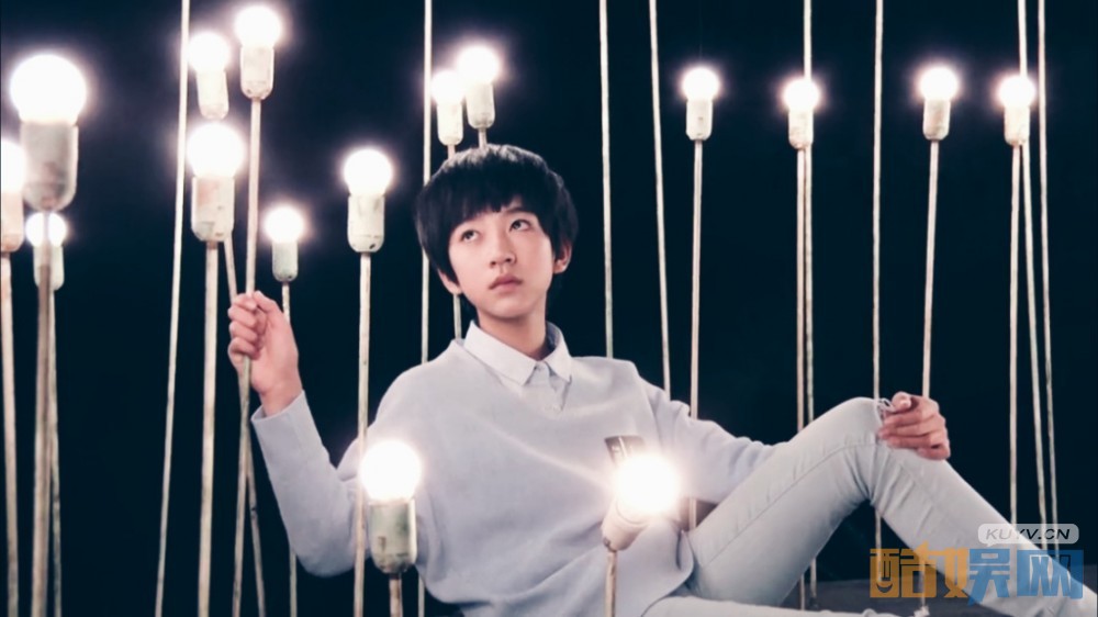 贺峻霖时尚写真