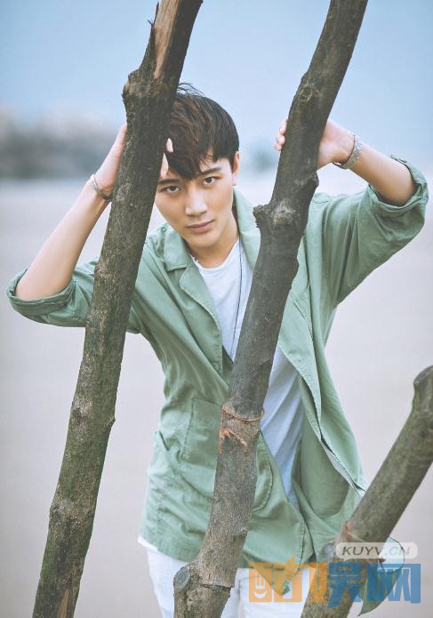 凤囚凰裴述是谁演的？凤囚凰裴述扮演者孙亦凡个人资料、写真及生活照欣赏