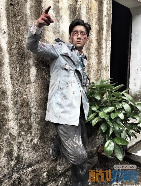 康磊片场照