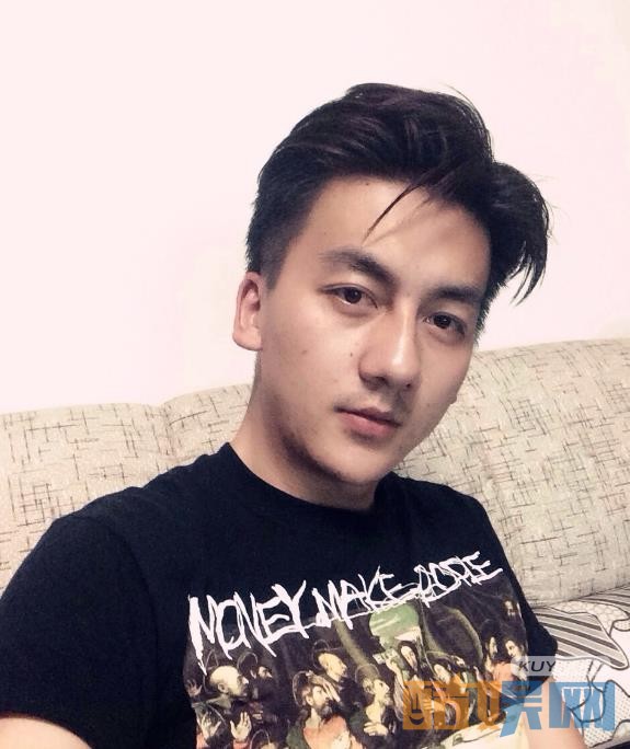 康磊生活照