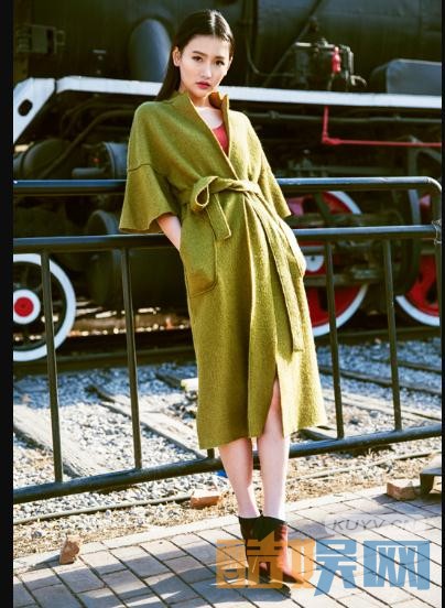 韩昕妤街拍写真