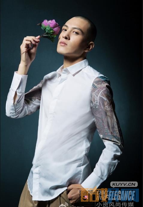 马敬涵冷酷写真