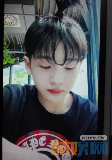 周震南生活照写真