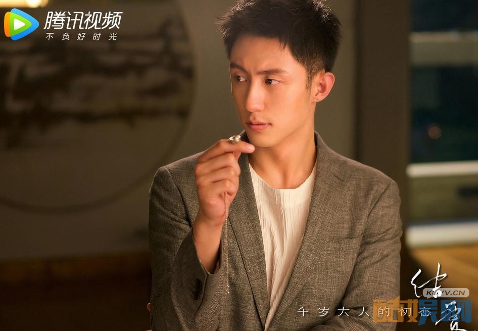 结爱千岁大人的初恋贺兰静霆的真实身份是什么？贺兰静霆的父亲是青木吗？