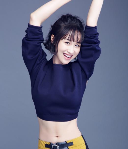 那些年我们正年轻向晴是谁演的？向晴扮演者练束梅个人资料、写真及生活照欣赏