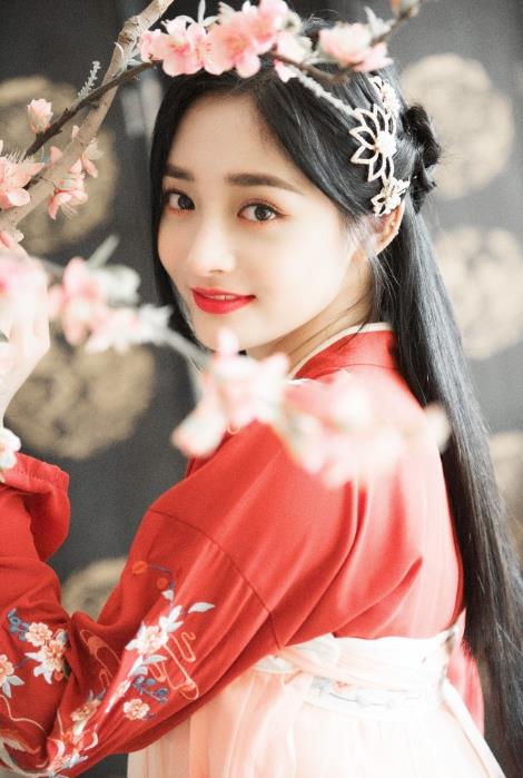 周洁琼古风写真