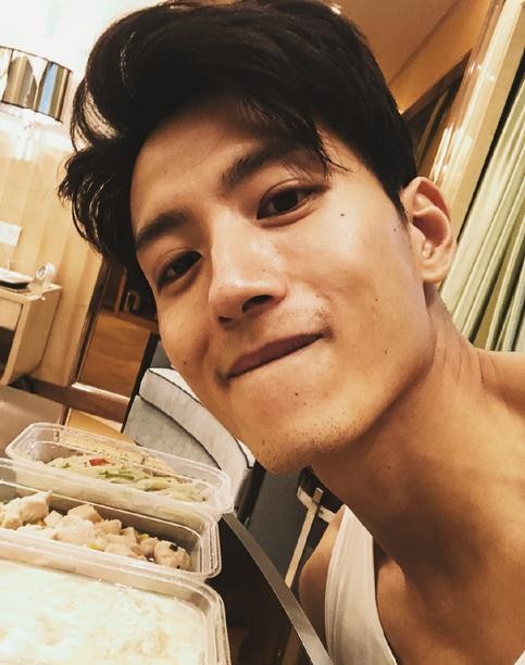 你和我的倾城时光宁惟凯是谁扮演的？宁惟凯扮演者张峻宁个人资料、写真及生活照欣赏
