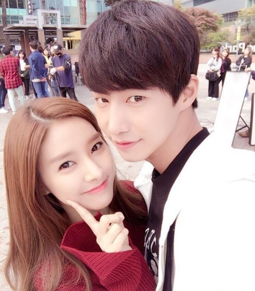 宋再临金素恩合照