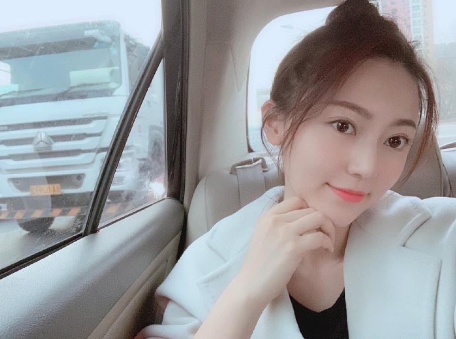 逆流而上的你高蜜是谁饰演的？高蜜饰演者黄梦莹个人资料、写真及生活照欣赏