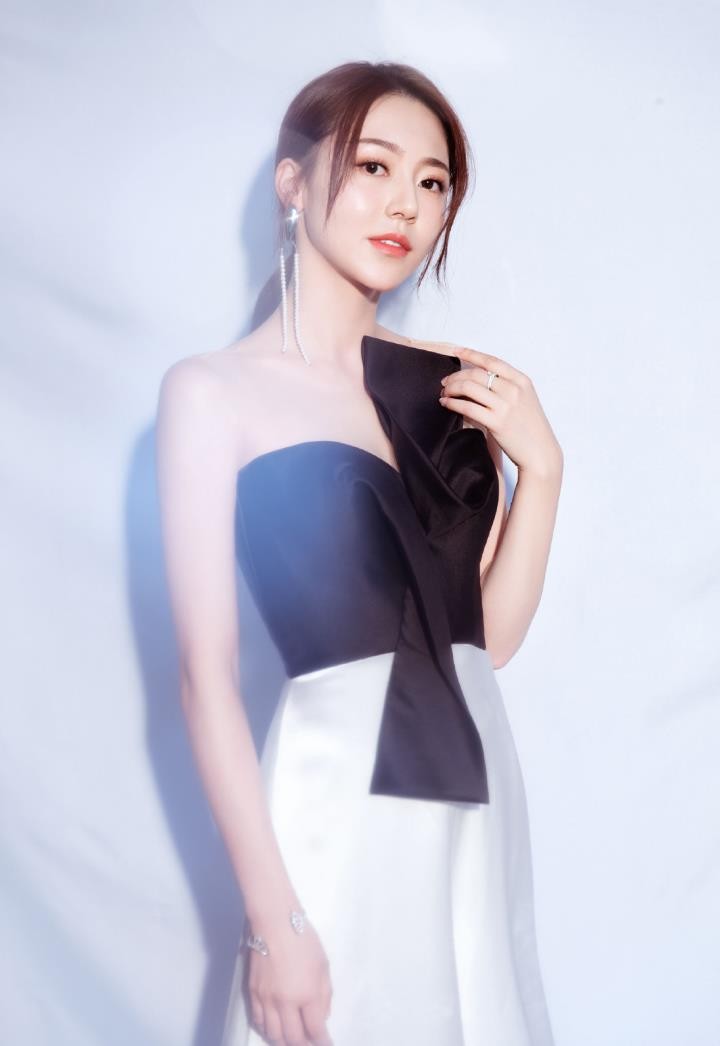 逆流而上的你高蜜是谁饰演的？高蜜饰演者黄梦莹个人资料、写真及生活照欣赏