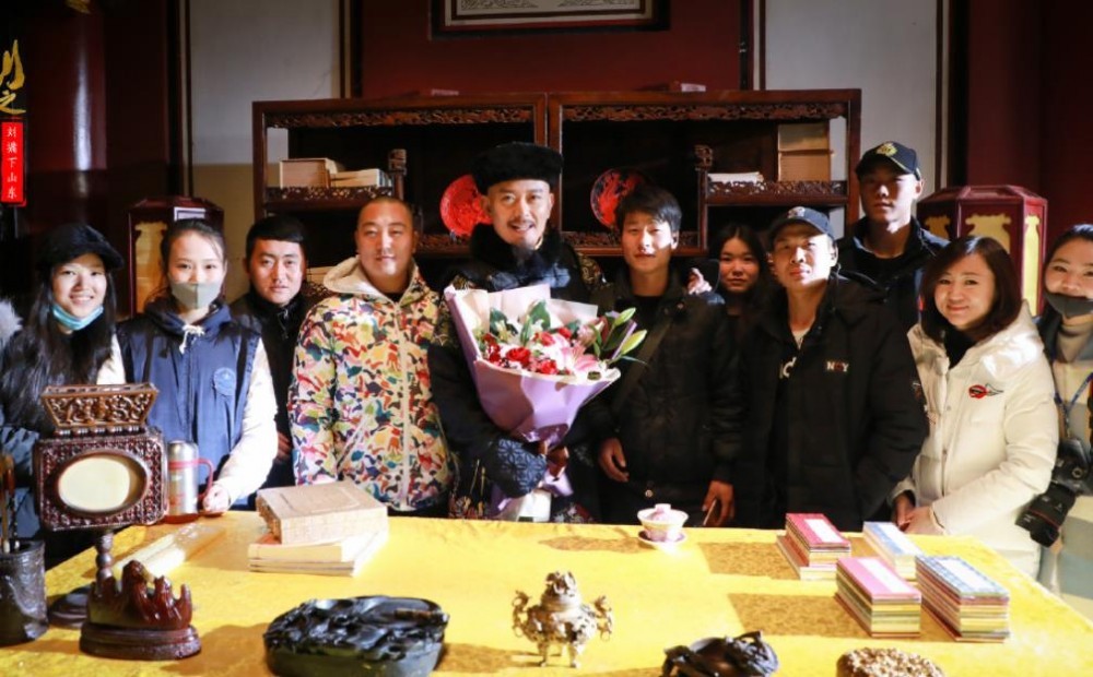 刘公案之刘墉下山东片场照