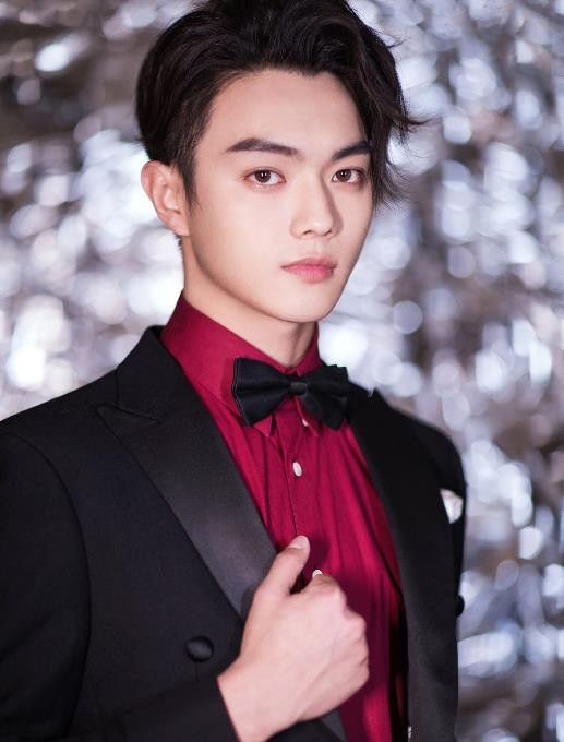 招摇历尘澜是谁饰演的？历尘澜扮演者许凯个人资料、写真及生活照欣赏