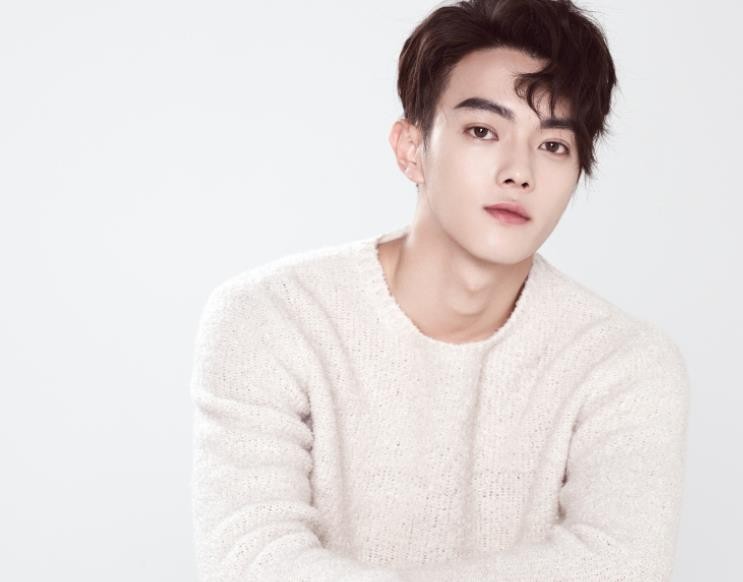 招摇历尘澜是谁饰演的？历尘澜扮演者许凯个人资料、写真及生活照欣赏