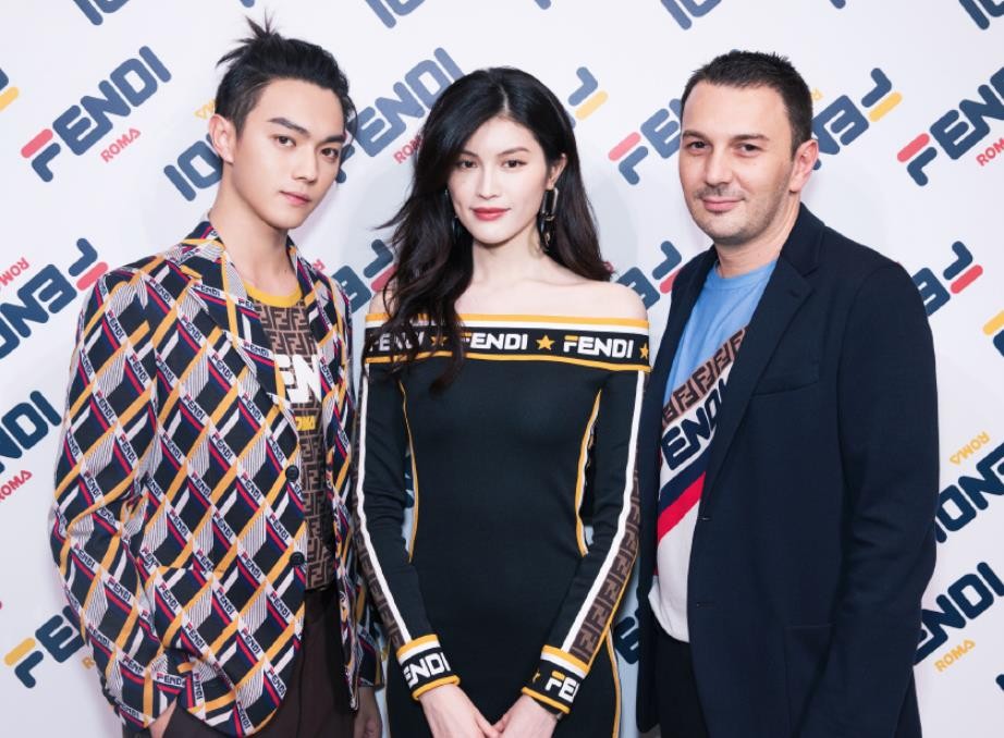 招摇历尘澜是谁饰演的？历尘澜扮演者许凯个人资料、写真及生活照欣赏