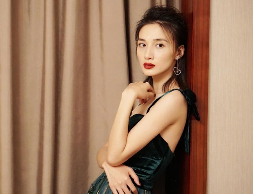 芝麻胡同宝凤是谁扮演的？芝麻胡同宝凤扮演者冯文娟个人资料、写真生活照