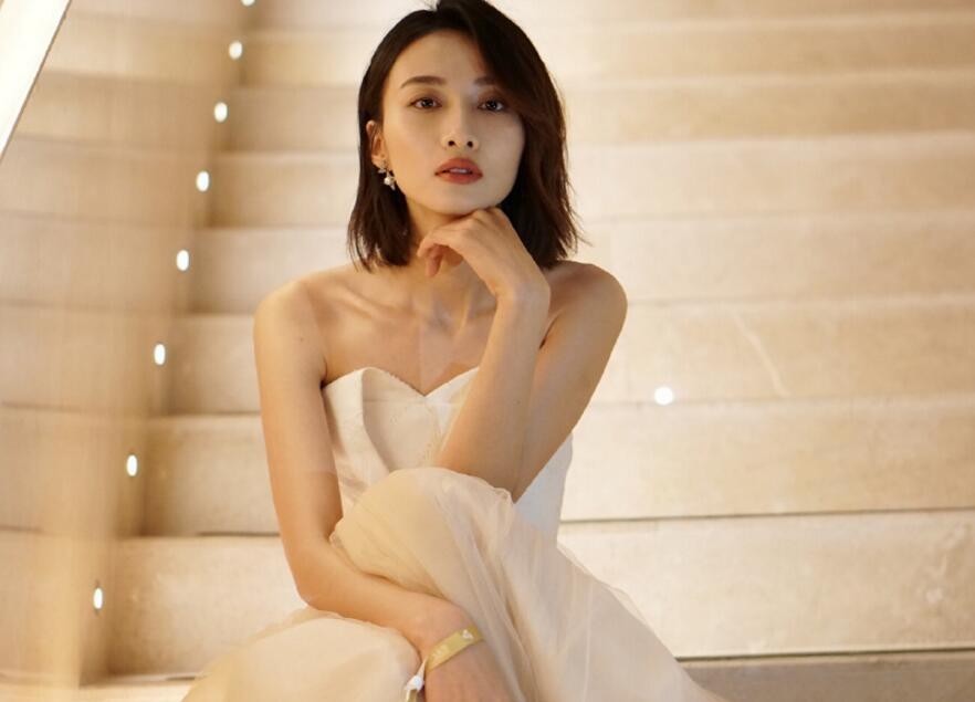 芝麻胡同宝凤是谁扮演的？芝麻胡同宝凤扮演者冯文娟个人资料、写真生活照