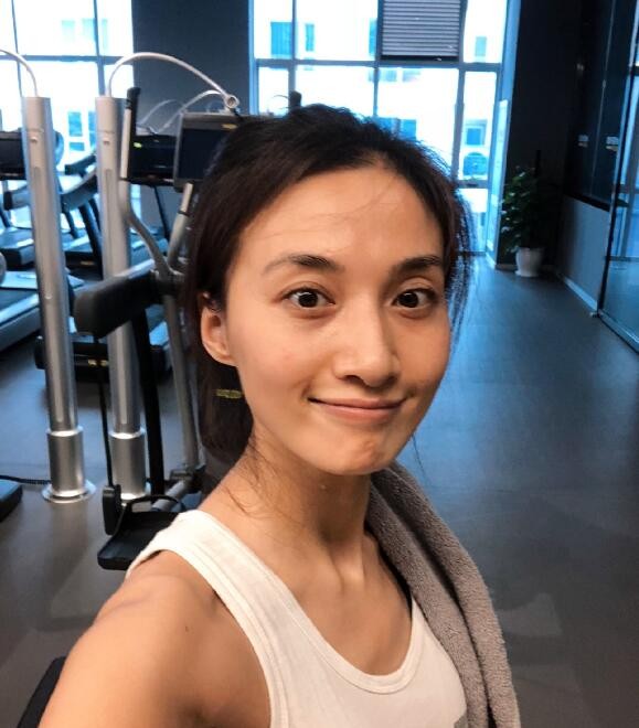 芝麻胡同宝凤是谁扮演的？芝麻胡同宝凤扮演者冯文娟个人资料、写真生活照