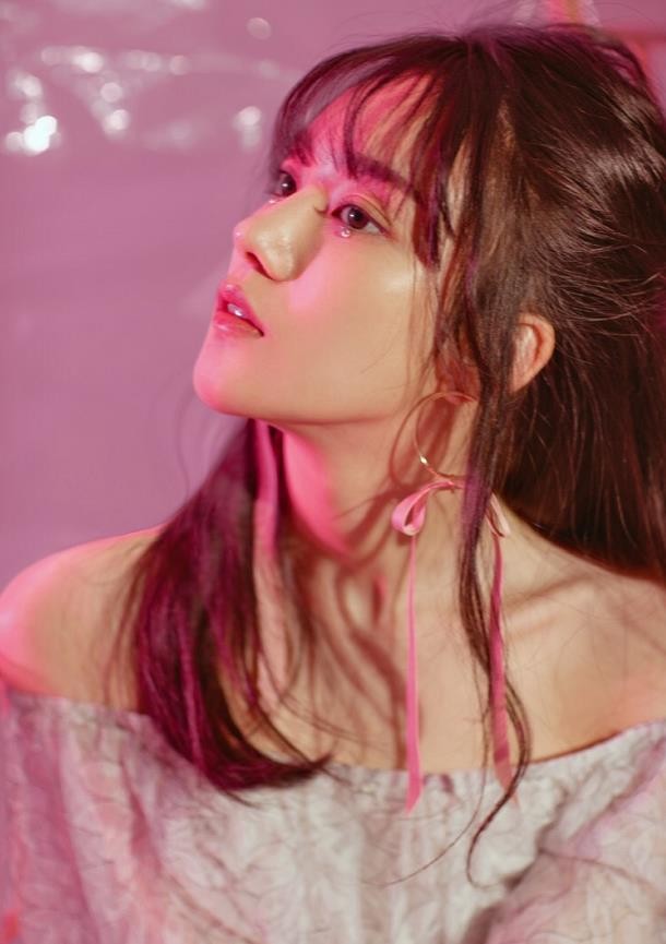 黄金瞳秦萱冰是谁饰演的？秦萱冰扮演者陈泇文个人资料、写真及生活照欣赏