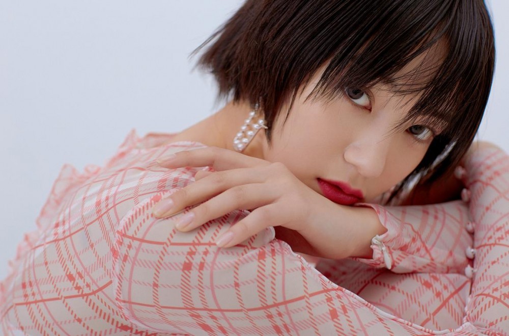 黄金瞳秦萱冰是谁饰演的？秦萱冰扮演者陈泇文个人资料、写真及生活照欣赏