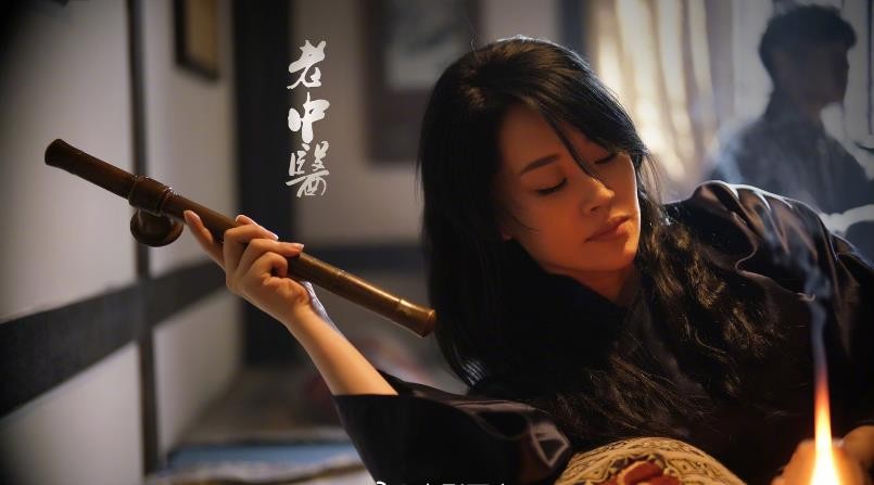 老中医翁泉海喜欢岳小婉吗?翁泉海和岳小婉之间有私情吗?