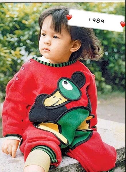 张榕容童年青涩照