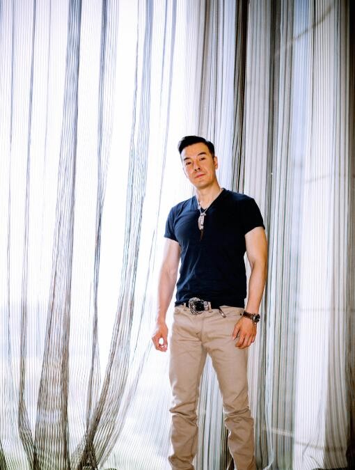 芝麻胡同吴友仁是谁扮演的？芝麻胡同吴友仁扮演者海一天个人资料、写真生活照