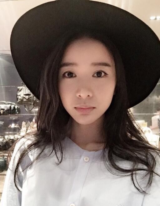 老中医翁晓嵘是谁扮演的？老中医翁晓嵘扮演者王小橙个人资料、写真生活照